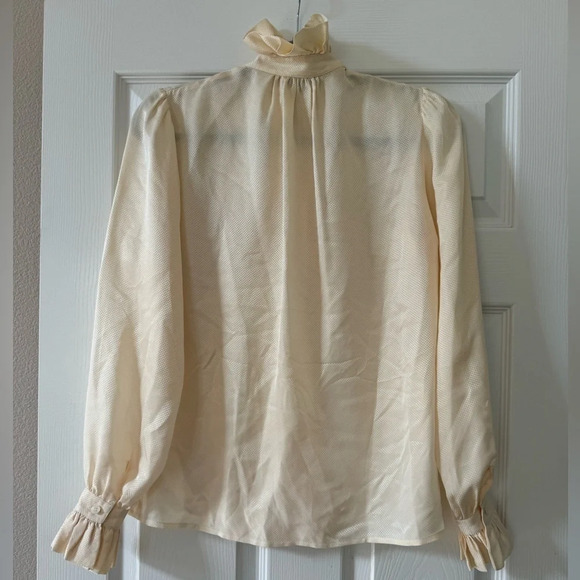 Vintage Levante 100% cream color silk blouse size small - Picture 3 of 7